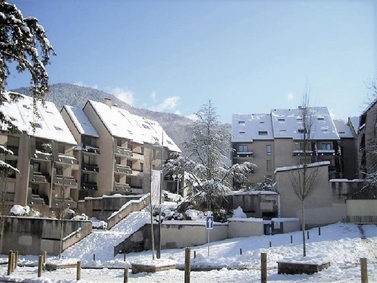 Charmant T2, Hypercentre, Calme, Terrasse, Parking Bagneres-de-Luchon Exterior photo